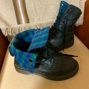 Size 8 - Dr. Martens 1914 Triumph Fold-Over Lace Up Leather Plaid Boot